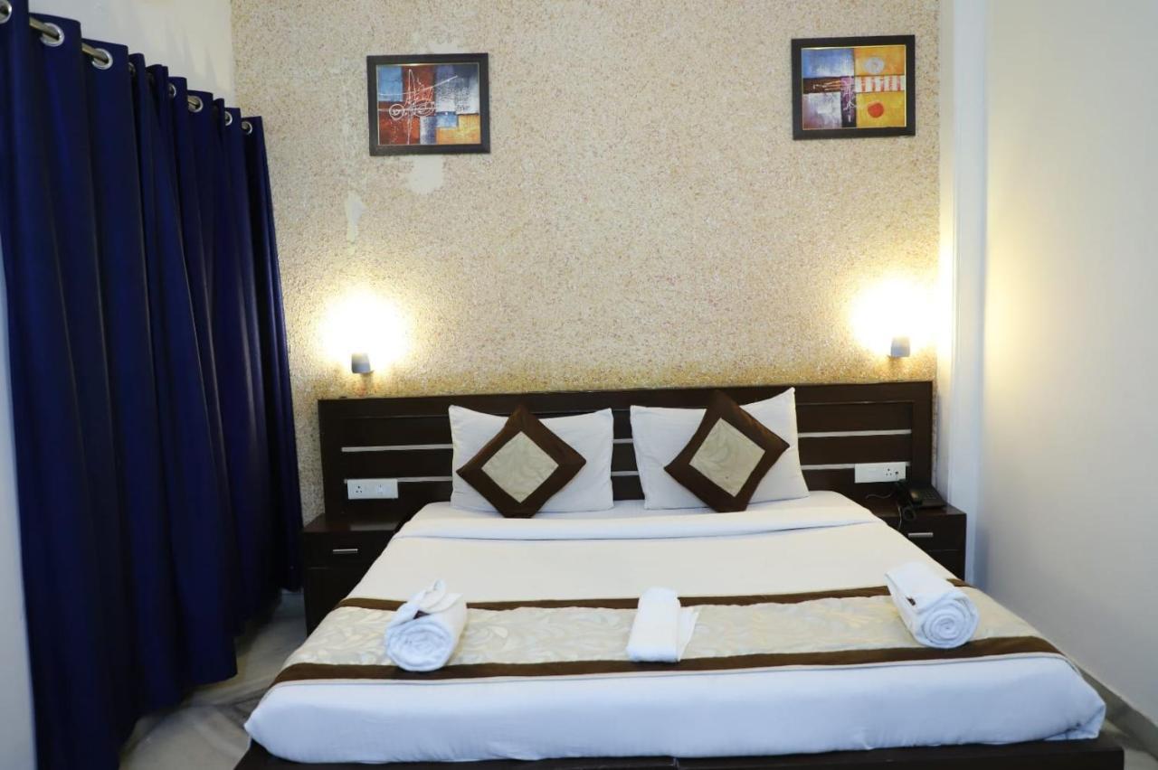 Hotel Tara Palace By Goyal Hoteliers Agra  Εξωτερικό φωτογραφία