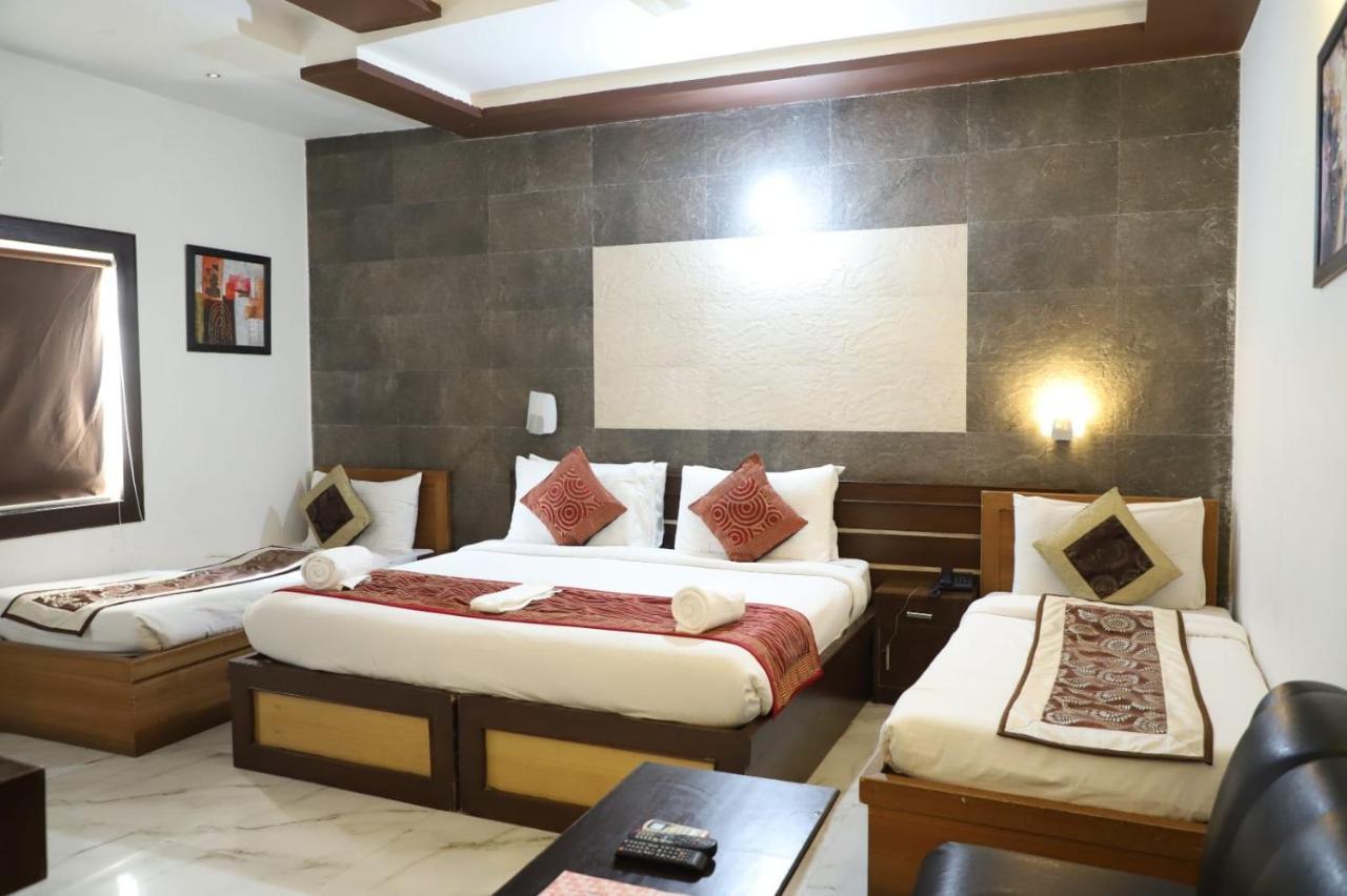 Hotel Tara Palace By Goyal Hoteliers Agra  Εξωτερικό φωτογραφία