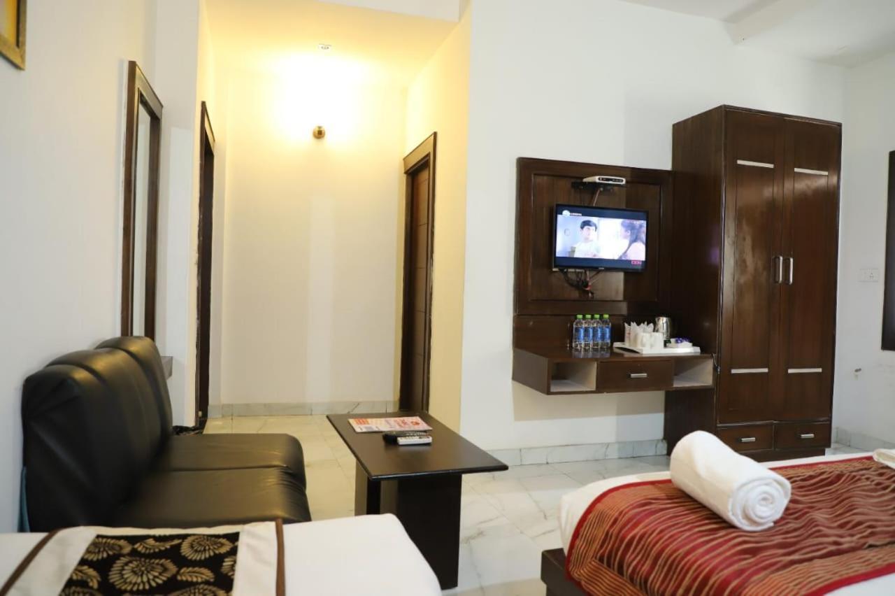 Hotel Tara Palace By Goyal Hoteliers Agra  Εξωτερικό φωτογραφία