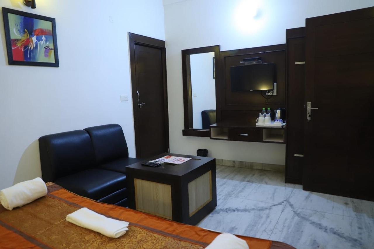 Hotel Tara Palace By Goyal Hoteliers Agra  Εξωτερικό φωτογραφία