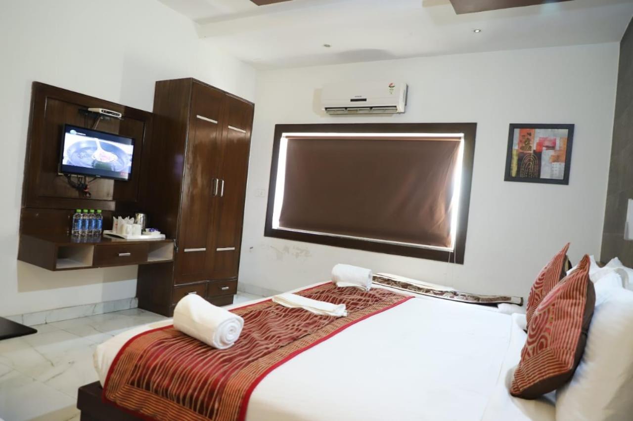 Hotel Tara Palace By Goyal Hoteliers Agra  Εξωτερικό φωτογραφία