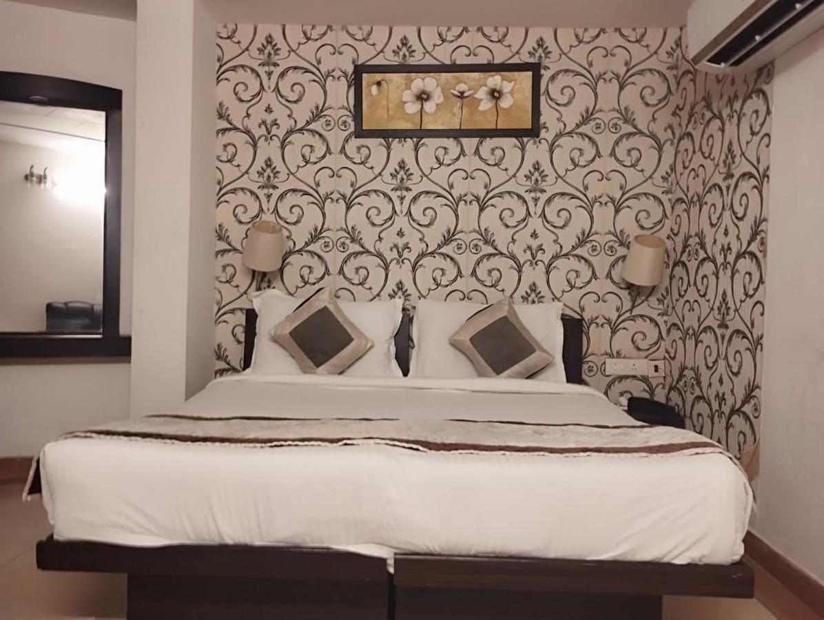 Hotel Tara Palace By Goyal Hoteliers Agra  Εξωτερικό φωτογραφία