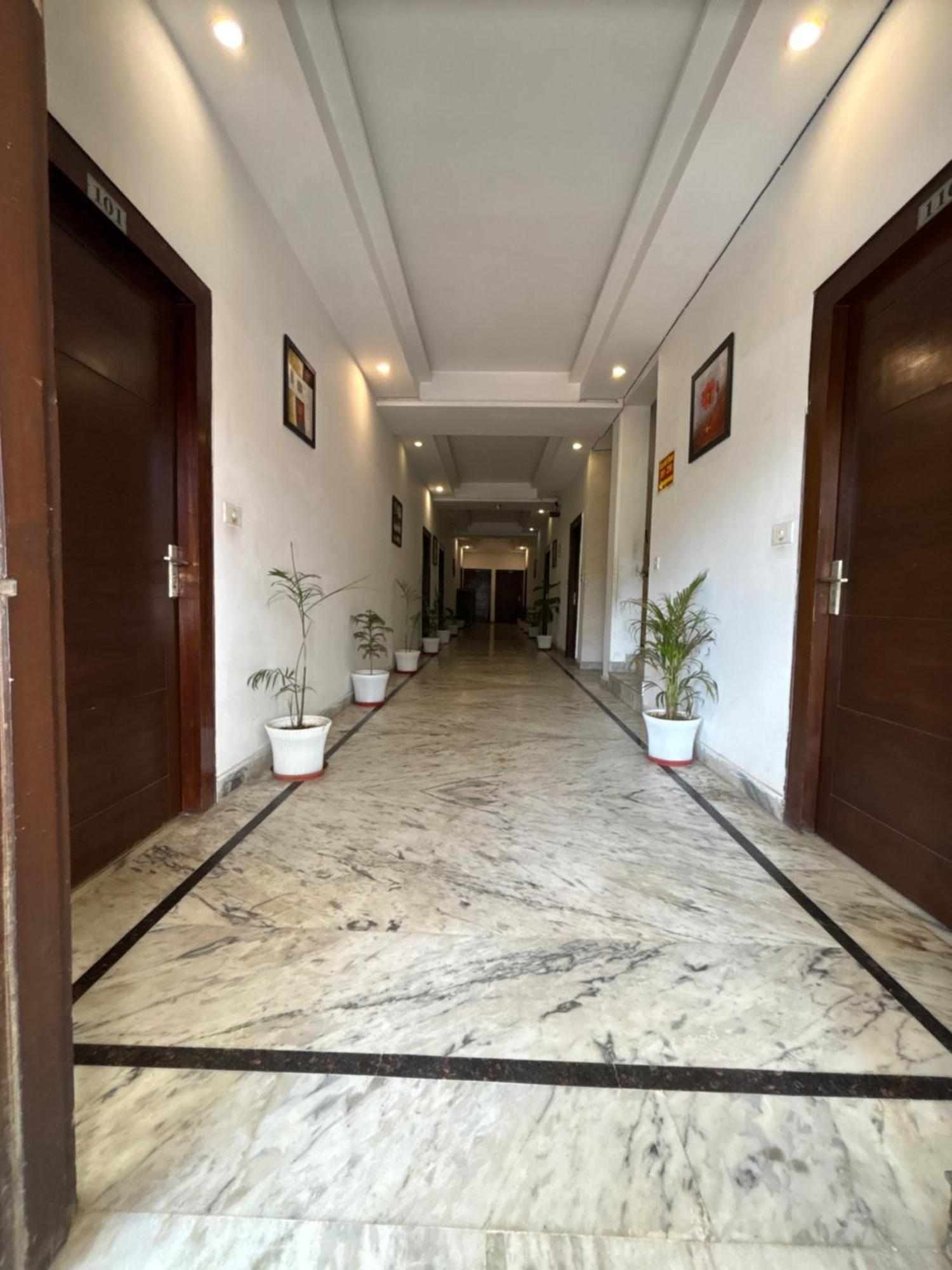 Hotel Tara Palace By Goyal Hoteliers Agra  Εξωτερικό φωτογραφία